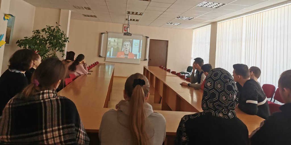 Mokiniai dalyvavo didžiausioje nuotolinėje pamokoje „Mokonomika 2023“